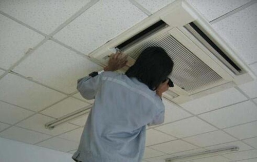 .空調盡量每月開次機。