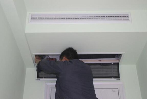 提醒大家很好不要選擇在雨天進行空調安裝。